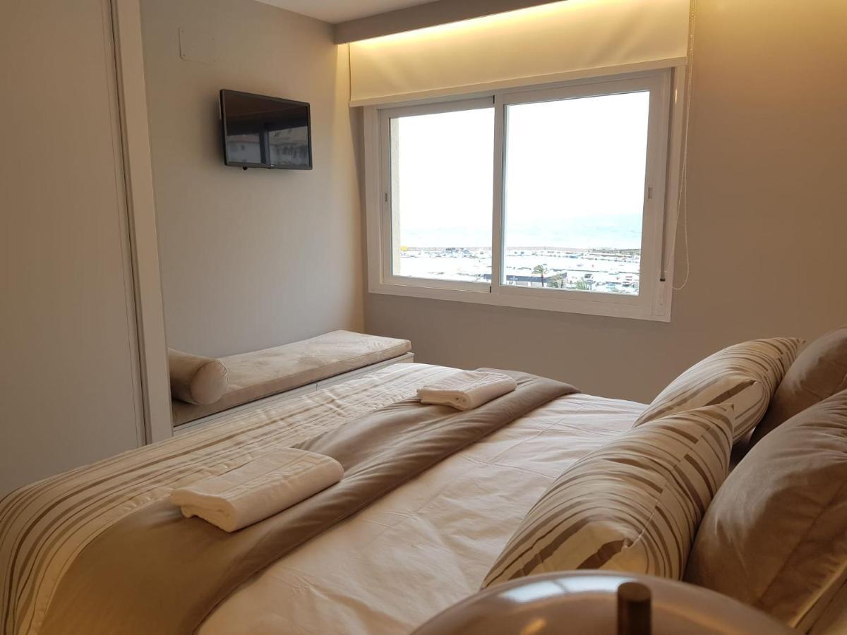 Fabulous Apartment In Front Of Sea & Marina With Incredible Views เอสเตโปนา ภายนอก รูปภาพ